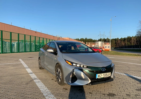 Toyota Prius cena 79000 przebieg: 79000, rok produkcji 2018 z Łomianki małe 667